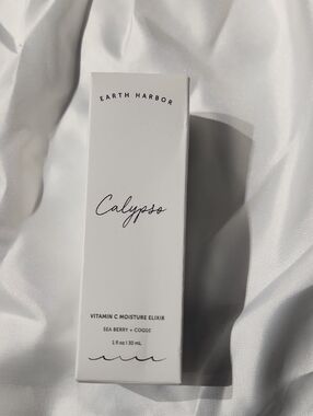 Earth Harbor Calypso Vitamin C Moisture Elixir — White